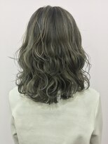 ラパンセヴェール(LA PENSEE VERT)&nbsp;【LA PENSEE】ハイライトたっぷりのオークルカラー