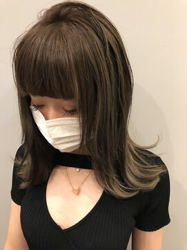 アールワークオブアート(R WORK OF ART) 外ハネミディ×シアグレージュ