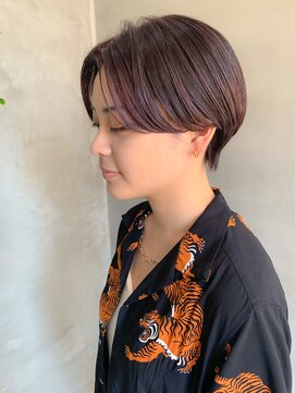 テトヘアー(teto hair) ハンサムショート、センターパート、ピンクパープル