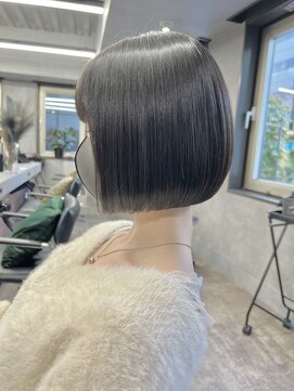 アイユー(ii+U) ミニボブ　小顔カット ナチュラル　ショートカット