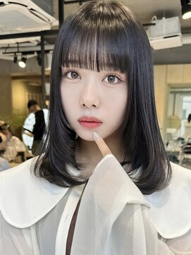 ティア(Tia.) 縮毛矯正/髪質改善トリートメント/ミディアムヘア/グレージュ