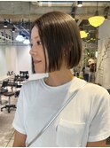 切りっぱなしボブ × グレージュ