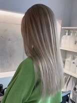 ソル オモテサンドウ 表参道 青山(SOL . OMOTESANDO)&nbsp;イヤリングカラーケアブリーチカラーダブルカラーインナーカラー