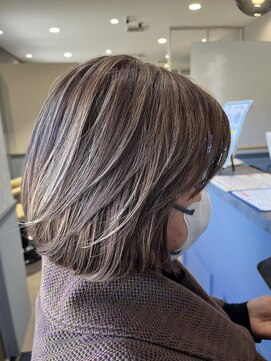 フェアリーテール つきのわ店 白髪を活かして明るめカラー