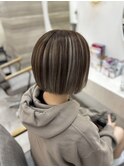 ツヤ髪スタイル　チェリーブラウン　ホワイトグレージュ