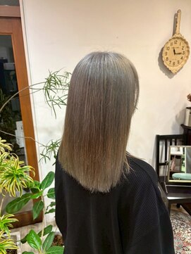 マイ ヘア デザイン 岡崎(MY hair design) ダブルカラー*ホワイトブロンド*ミディアムストレート20代