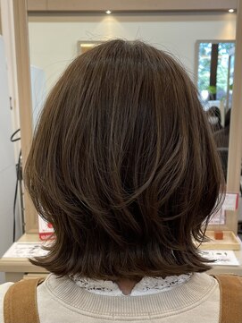 アルターリール(aL ter Rire) 黒髪/クラゲヘアー/オリーブグレー/小顔/ココアベージュ/澤瑞絵