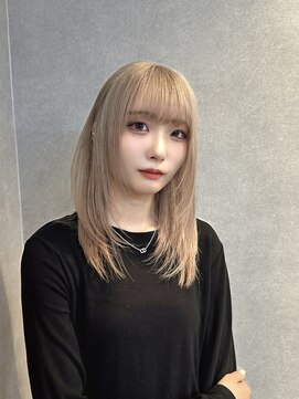 アウラ(aura) レイヤーカット ミルクティー イルミナカラー ケアブリーチ