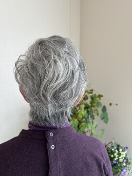 美容室 イーサロン(e-SaLON) グレイヘアパーマスタイル