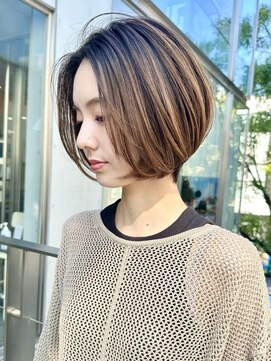 ビュートリアム 南青山(BEAUTRIUM) 大人長めショートショートボブ前髪なし丸みショート30代40代50代