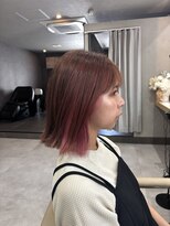 テト(teto) 30代40代インナーカラーボブ前髪あり