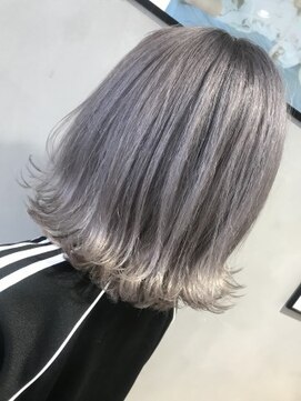 ジーナ(XENA) ホワイトグレージュ