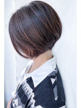 ムーンジェジェ(moon jeje) センターパートナチュラル前下がりボブby柴立吉之助