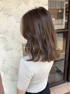 リー ヴィータ 上新庄(Lee Vita) スウィングベージュ/ミディアムウェーブ