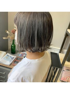 フェンヘアーアイス 中目黒(Fen.hair ici) 切りっぱなしボブ　グレーアッシュ　ハイライト