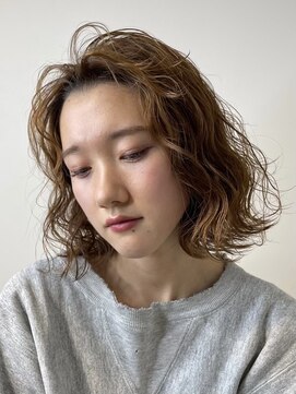 ローウェ 青山 表参道(Louwe) ふんわりミディ/切りっぱなしボブ/ボブパーマ/20代30代40代