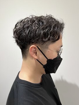 リリアーナ(LILIANA) 【LILIANA】ショートセンターパート　スパイラルパーマ