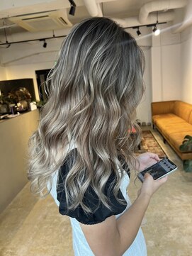 メリー オオサカ(Merly Osaka) 色落ちも抜群に綺麗バレイヤージュ_smoky ash_