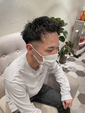 リベラル(liberal) 黒髪ツイストパーマ 【30代/40代/50代】