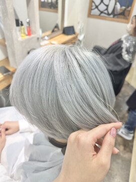 ロア 福岡天神本店(LORE) シルバーアッシュ◎natsu