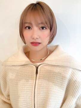 メモリーズ 銀座(Memories) ベージュショート/耳掛けショート/ハイトーンショート