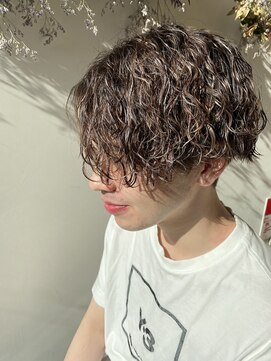 シャンプーボーイ セントラル 博多(SHAMPOO BOY central) ハイライト＋波巻パーマ