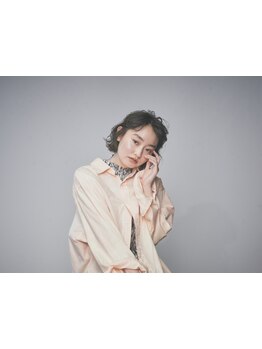 低ダメージのハードパーマからナチュラルパーマまで扱い、質感や印象の変化で個性を[髪質改善/三軒茶屋]