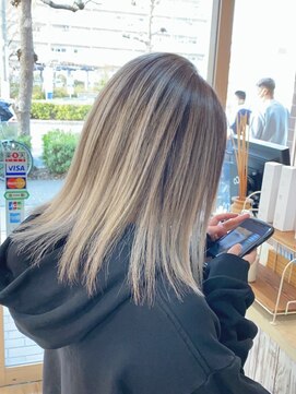 モアムー(Moremuu) シャドウルーツ