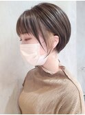 レディースショートミルクティーベージュインナーカラーブリーチ