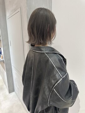 ヨーク(YOKE) YOKE 切りっぱなしボブレイヤーボブ外ハネボブアッシュグレー