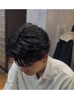 オム ブランシェ(HOMME BLANCHE’)&nbsp;【SHIN】躍動感抜群のフェザーパーマ