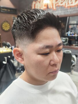 スリーセント 栄(3/cent) フェザーアップ/スキンフェード/フェードカット/ミドルフェード