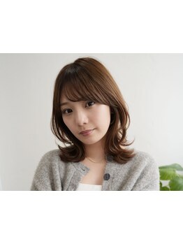 顔周りレイヤーや前髪デザインで小顔見せを叶える似合わせカットが人気のサロン＊ [高松]