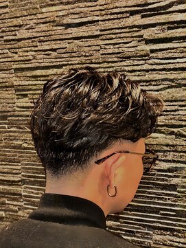 ヒロギンザ 青山店(HIRO GINZA) グロッシー質感の色気ウェーブショート