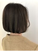 オリーブベージュ×乾かしただけでまとまるボブ