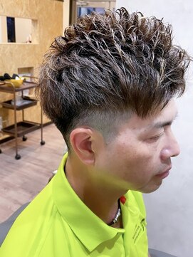 ヘアオアシス ツーブロック×アイロンパーマ