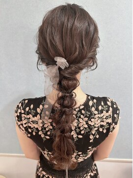 ラフテル(Raftel) ゆるふわで上品な編み下ろしヘア♪