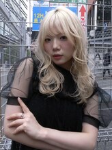 ソレイユトウキョウシブヤ(SOLEIL TOKYO shibuya)&nbsp;ロング韓国ホワイトミルクティーベージュドーリーウェーブ