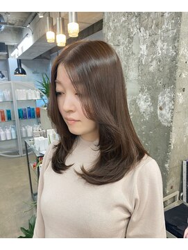 リラ バイ クオーレ(LIRA by CUORE) レイヤーカット