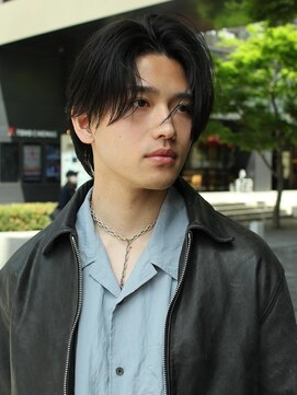 アコロン(acoron.) 10代/20代/メンズ/池袋/韓国/センターパート/池袋メンズカット