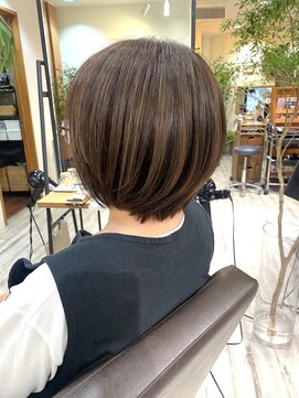 ラポール(Rapport) 丸みショートに細かいハイライトで白髪も目立ちにくく