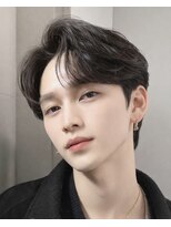 ポーチバイハニー オモテサンドウ(PORCH by HONEY omotesando)&nbsp;韓国フェザーパーマニュアンスパーマセンターパート黒髪