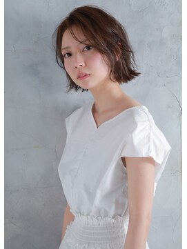 アンファング(Anfang) 抜け感のある切りっ放し外ハネボブ