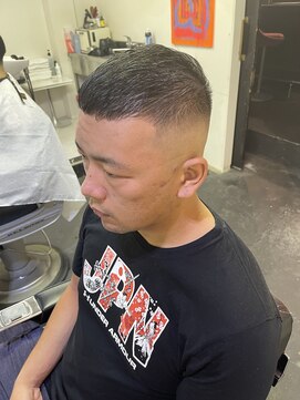 メリケンバーバーショップ フクオカ(MERICAN BARBERSHOP FUK) かき上げヘアショートレイアーくせ毛風パーマコンマヘア82