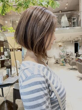 オブ ヘアー 自由が丘 ウエスト(Of HAIR WEST) 大人ボブ