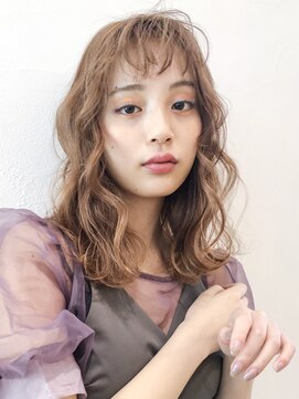 アイティー バイ アルバム 浦和店(IT by ALBUM) 韓国アイドル風波巻き_こなれミディホワイトグレージュ_48002