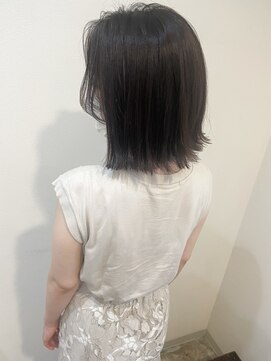 シェノン 西梅田(CHAINON) グレーベージュ/レイヤーロング/黒髪/前髪パーマ