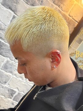 ミリオンバックス 御徒町店(Million Backs) ツーブロックマッシュ/スキンフェード<理容室>[メンズ/御徒町]