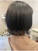 切りっぱなしボブの外はねスタイル
