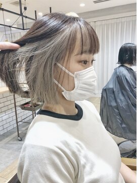 ラミエバイメルト 下北沢(lamie by melt) 村上/シルバーベージュ インナーカラー ミニボブ ケアブリーチ
